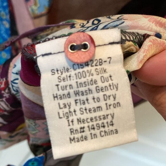 Johnny Was Eloise Scalloped Patchwork Print 100% silk boxy oversized Top large - Picture 7 of 9